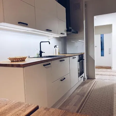 Moderni Huoneisto Salon Keskustassa *