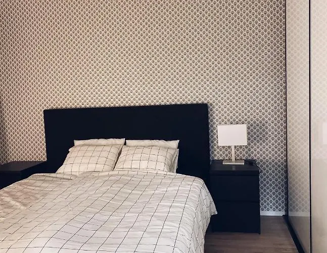 Lejlighed Moderni Huoneisto Salon Keskustassa